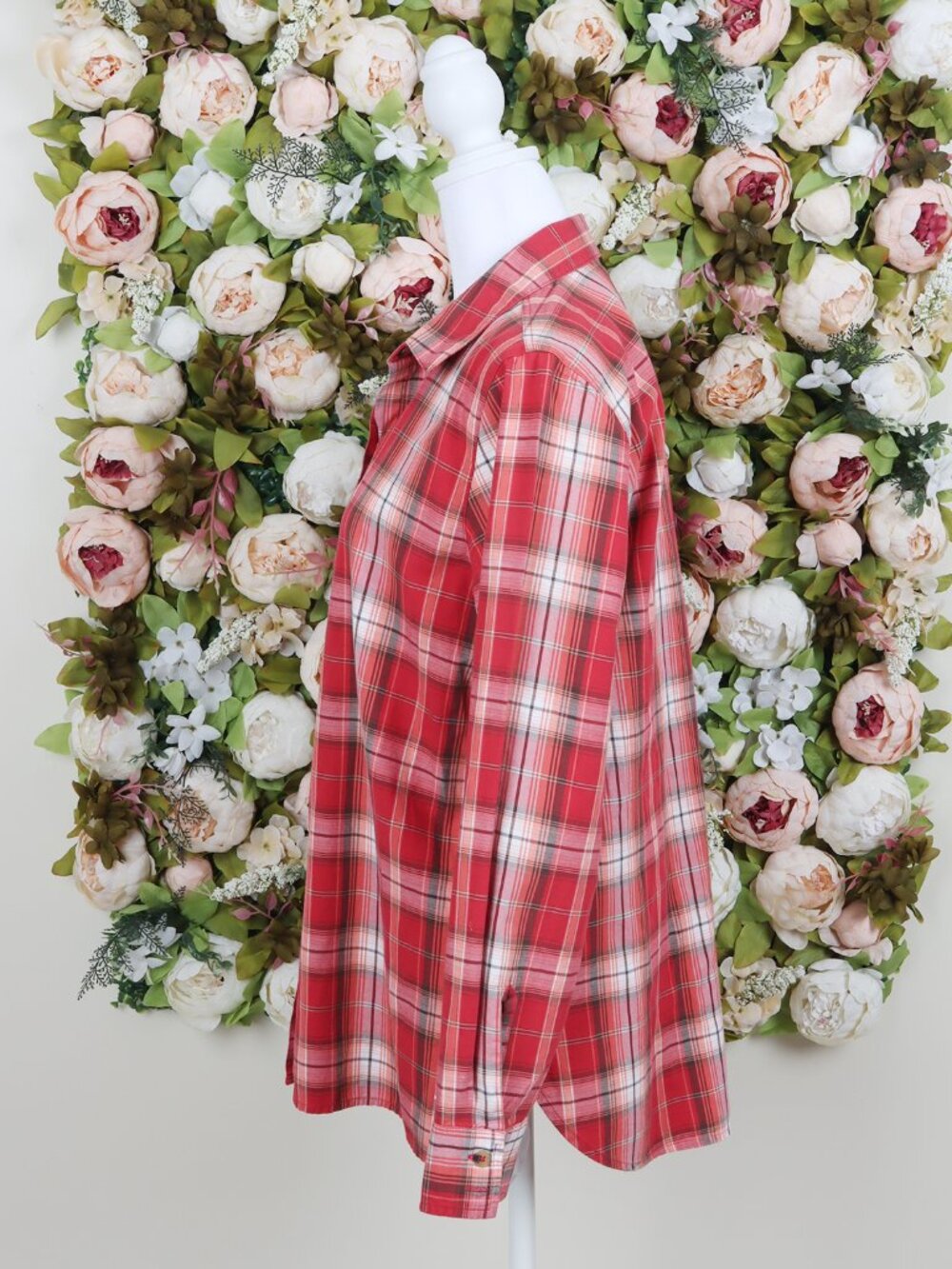 Life Is Good Womens Classic Fit, Small, Red Long Sleeve Plaid Button-Down Shirt - Picture 2 of 7